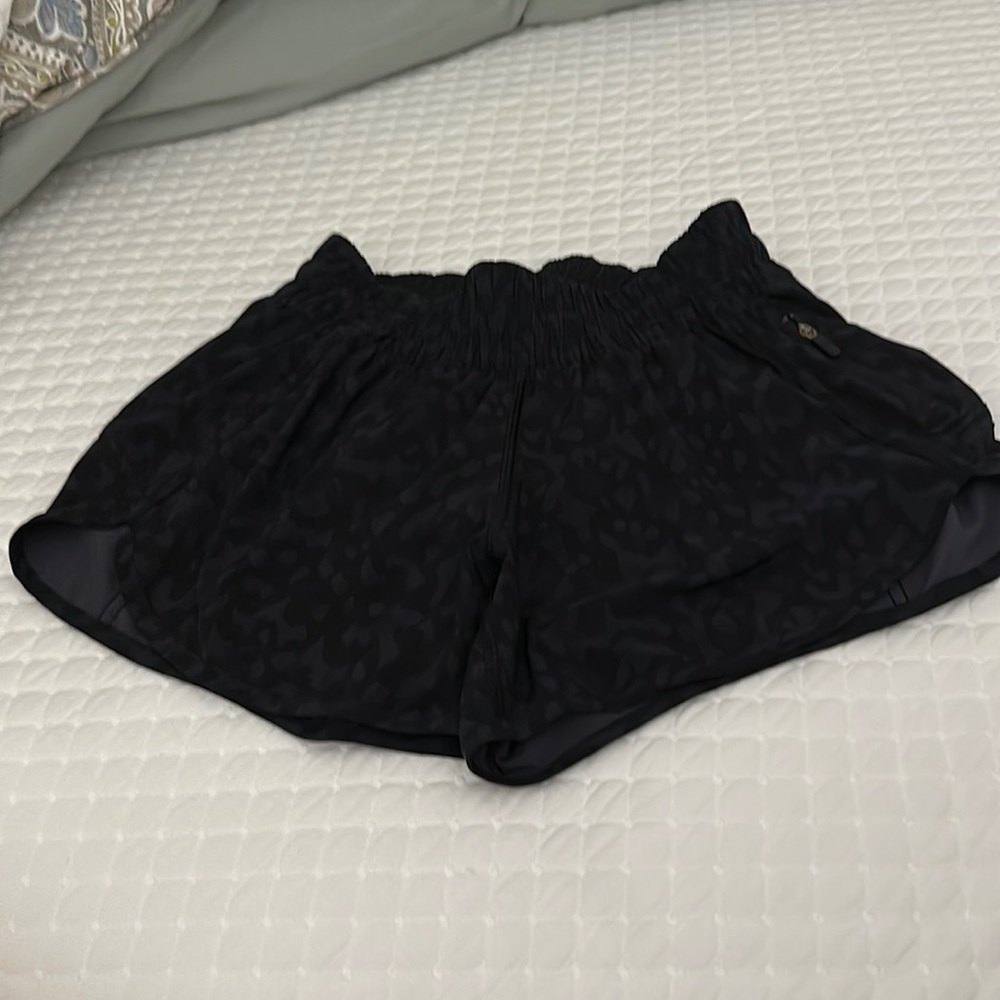 Lululemon Tracker Short 4”.
